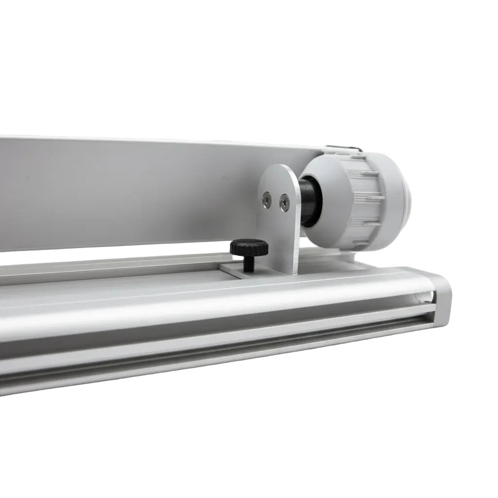 daytime matrix T8-Adapter montiert in einer vorhandenen T8-Röhrenfassung