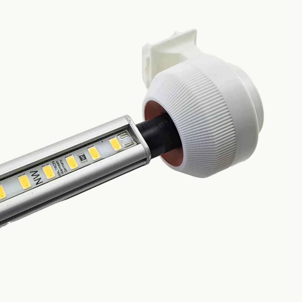LED-Umrüstung einer Aquariumabdeckung mit daytime T5-/T8-Adapter Set